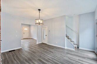 Building Photo - 1313 Lowrie St