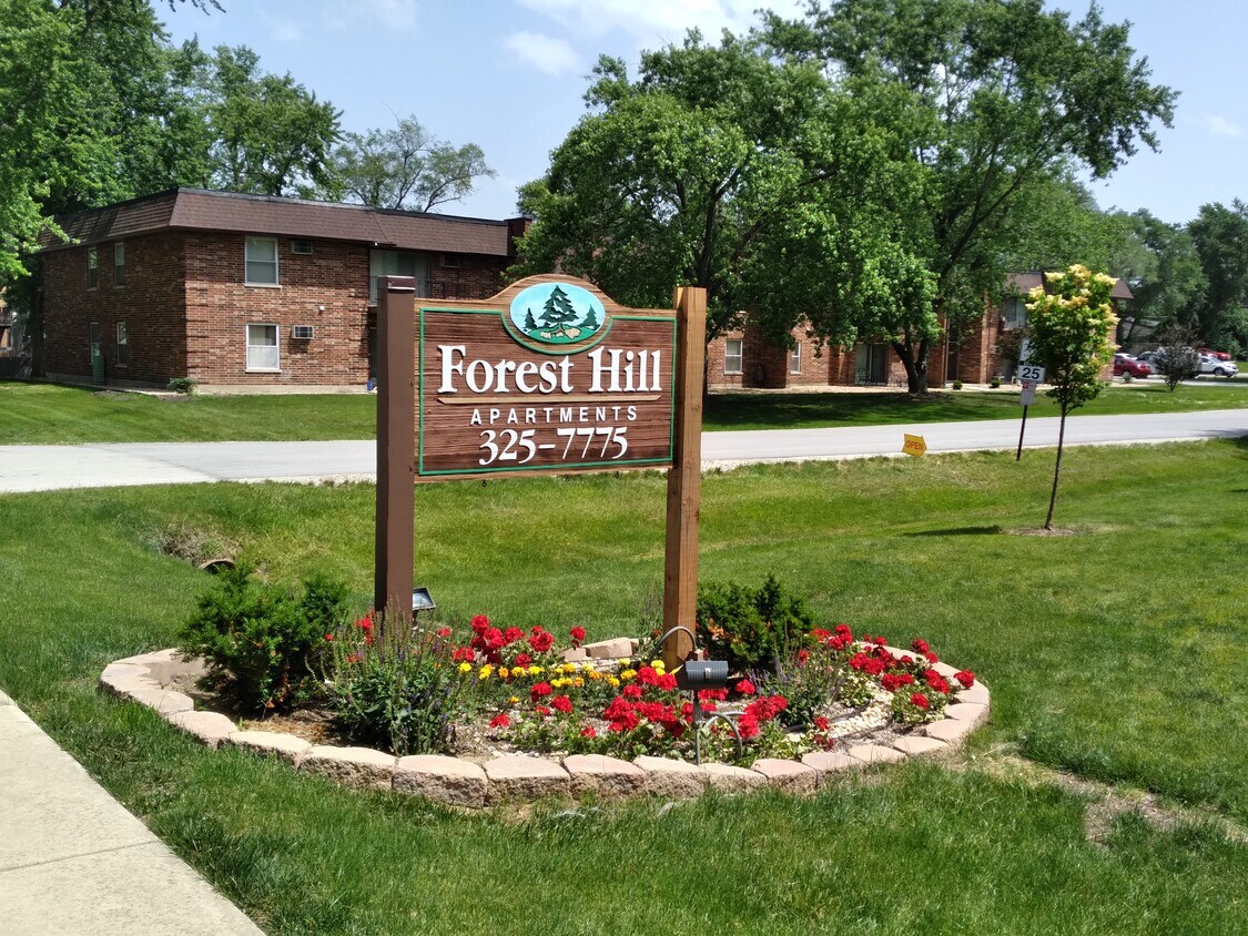Forest Hill Apartments Apartments in Clarendon Hills, IL
