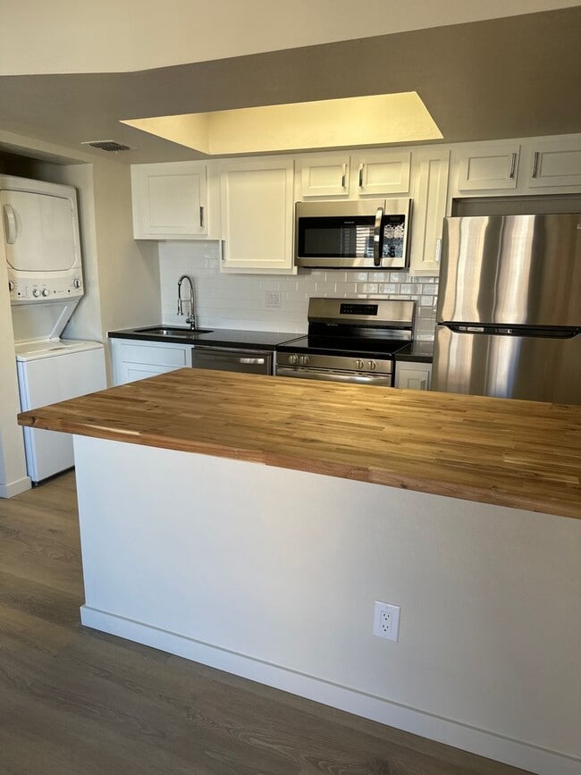 Interior Photo - BROADMOOR