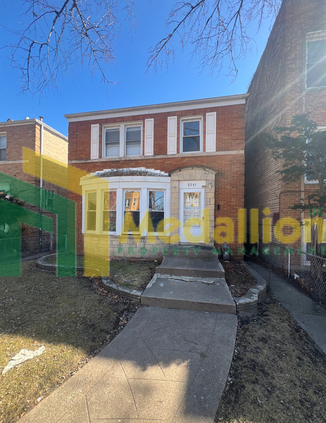 Primary Photo - Charming Georgian Brick Home with Modern C...