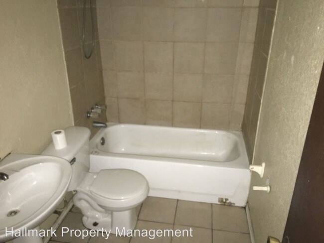 Foto del edificio - 2 br, 1 bath Apartment - 125 Hortense