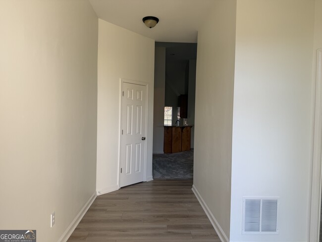 Foto del edificio - 264 Turnbridge Cir