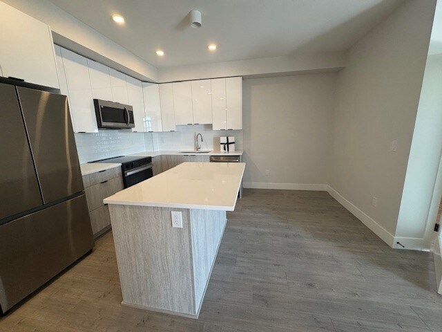 Building Photo - 13458 95 Av