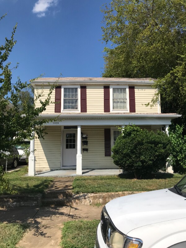 2605 Van Buren St Unit 1, Fredericksburg, VA 22401 Room for Rent in