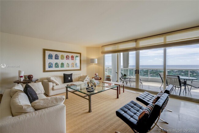 Foto del edificio - 21050 NE 38th Ave
