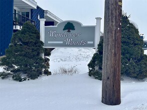 Building Photo - 9 Wyndover Woods Ln