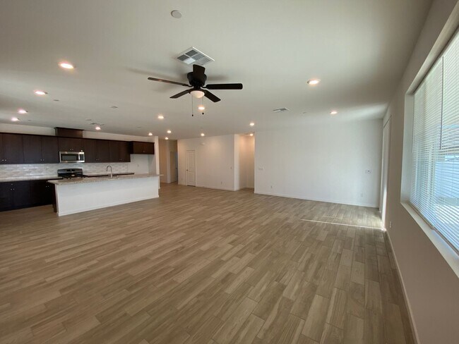 Building Photo - Beautiful Home with Solar