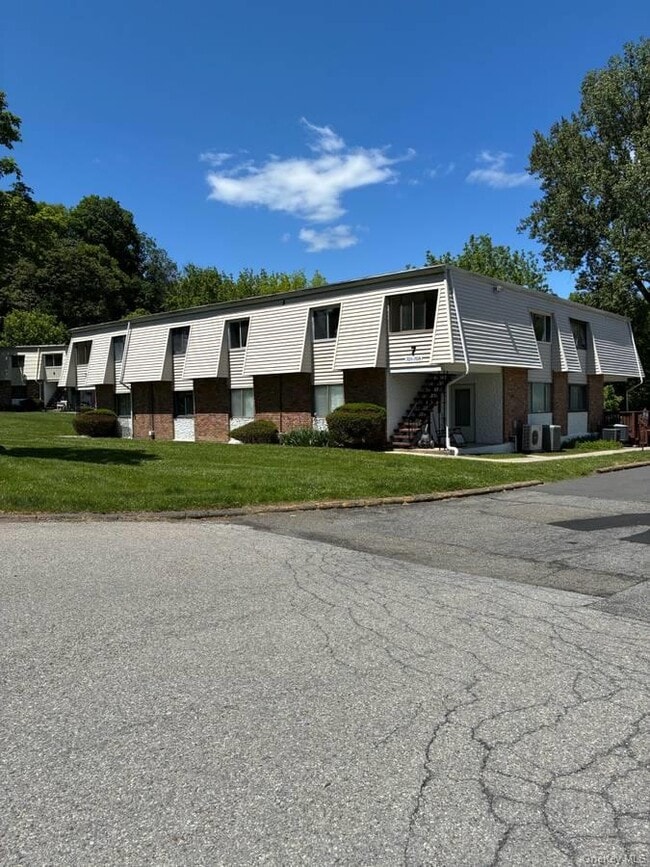 Building Photo - 705 Cortland Dr