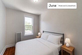Building Photo - Room in Shared 4 bed/1 bath home in Roxbury