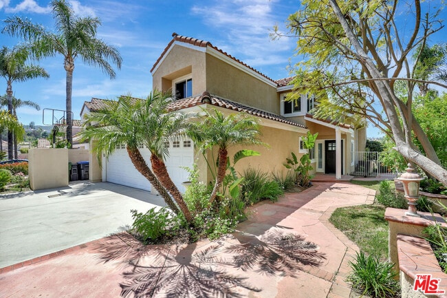 Building Photo - 24701 Cll Conejo