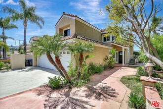 Building Photo - 24701 Cll Conejo
