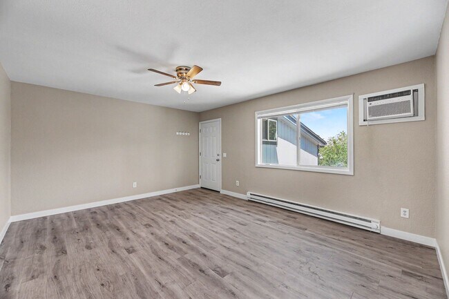 Foto del edificio - FOR RENT! Beautifully Remodeled 2 Bed/1 Bath Unit – Don’t Miss Out!