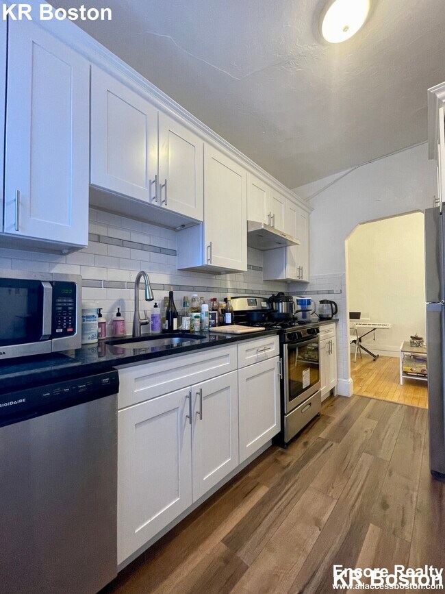 Foto del edificio - 235 Harvard Ave