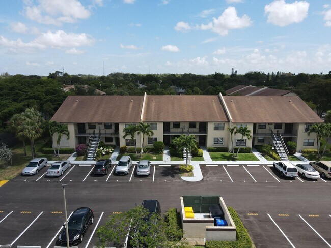 Foto del edificio - 7831 Willow Spring Dr