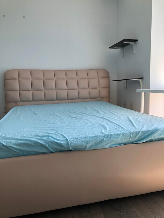 1st bedroom - 426 University Av
