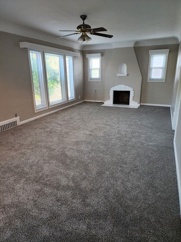 Building Photo - 215 E 500 N
