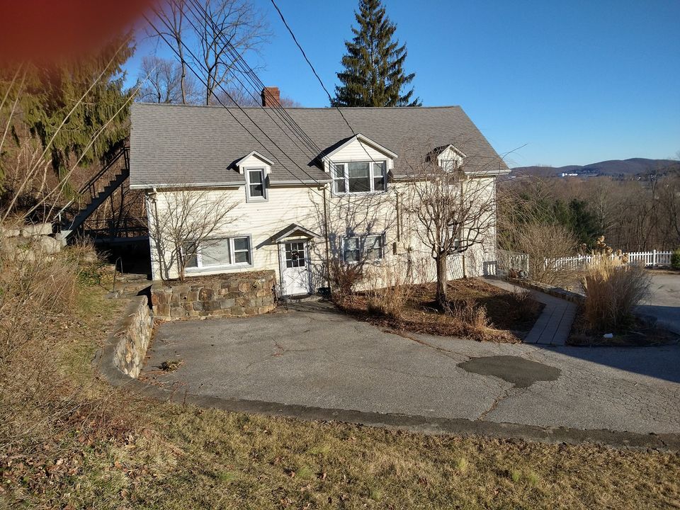 Primary Photo - 31 Joes Hill Rd