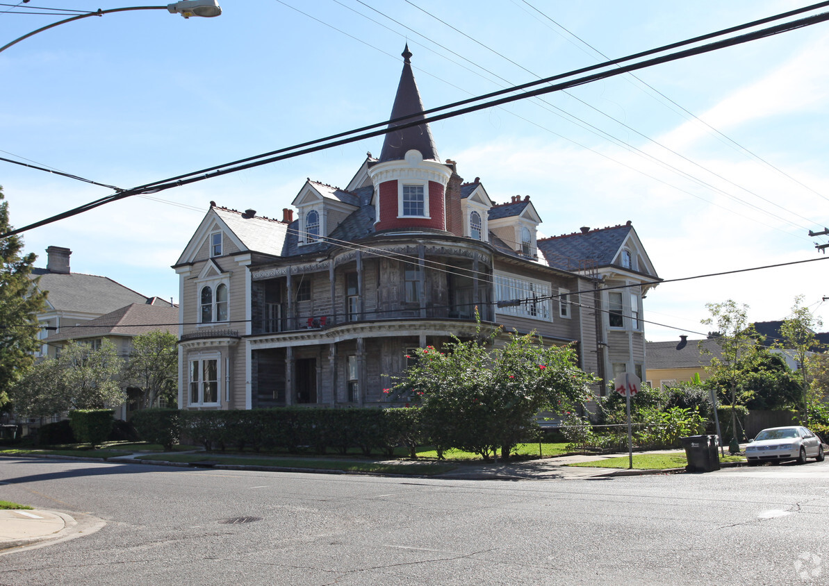 Primary Photo - 4032 Prytania St