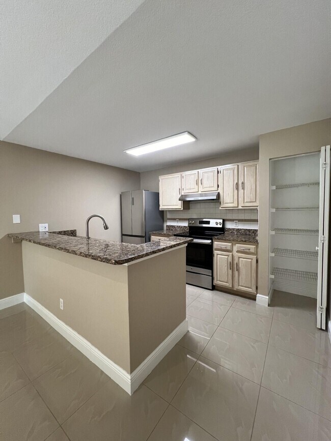 Foto del edificio - 1845 Palm Cove Blvd