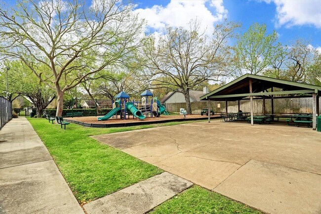 Foto del edificio - 10607 Longmont Dr