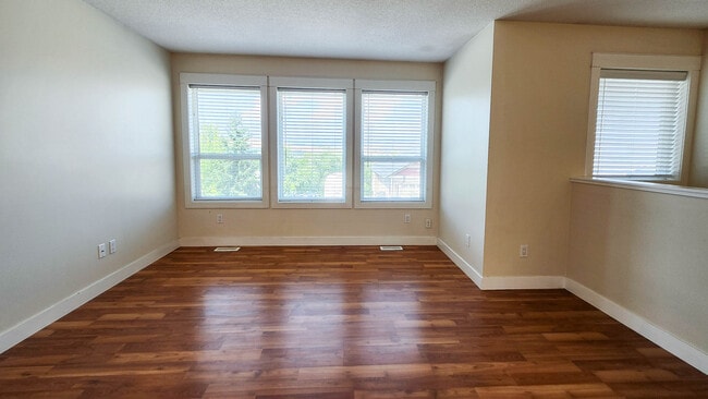 Building Photo - 1005 Mt Begbie Dr