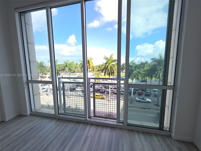 Foto del edificio - 244 Biscayne Blvd