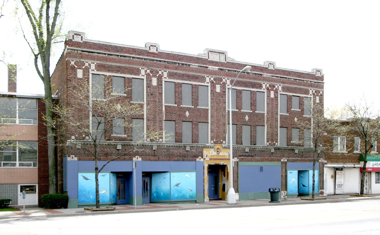 Building Photo - Chalmers Square - Building 2