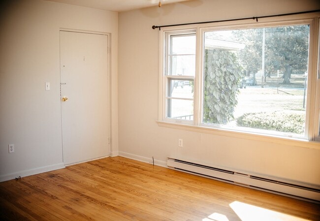 Building Photo - 1012 Pecks Rd