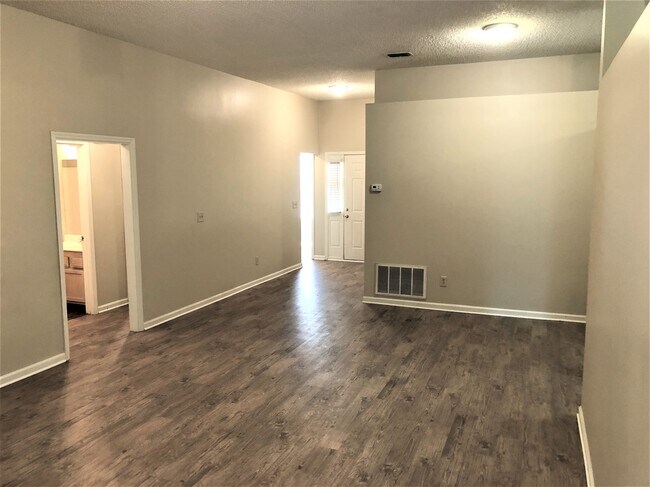 Foto del edificio - 1773 Dartmouth Dr