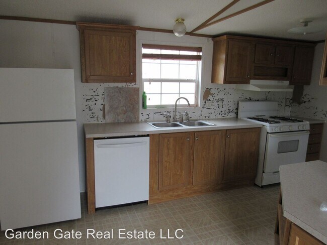 Building Photo - 3 br, 2 bath House - 541 N 1st