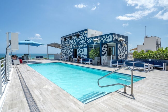 Building Photo - 1036 Ocean Dr