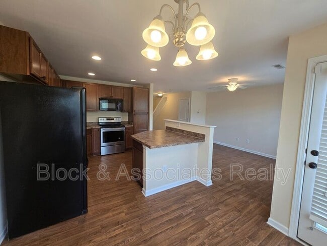 Foto del edificio - 545 Song Sparrow Ln