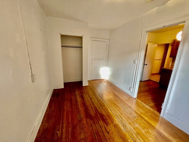 Building Photo - 294 Hanover St