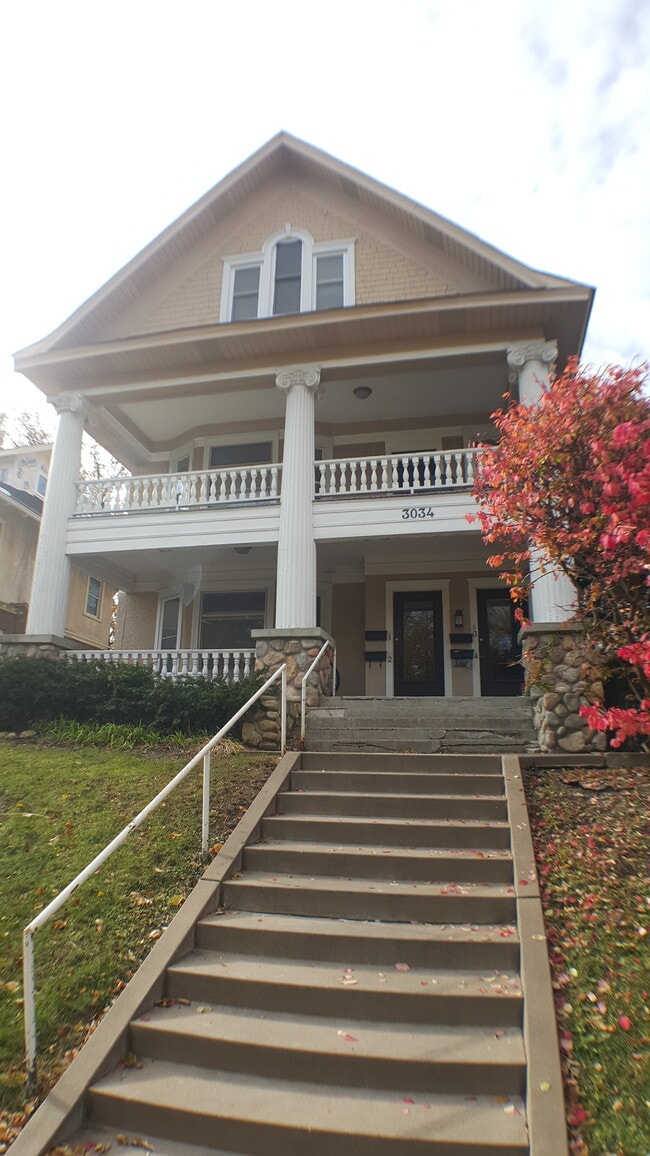 Building Photo - 3034 Knox Ave S
