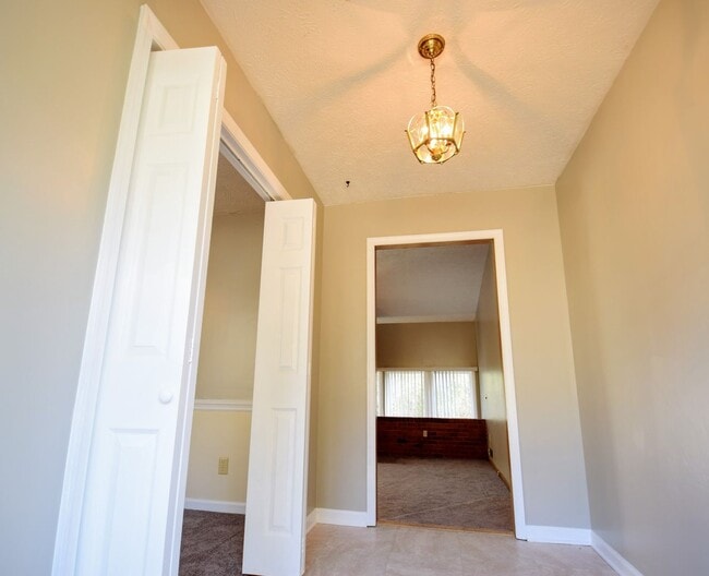 Building Photo - Briarwood Hills
