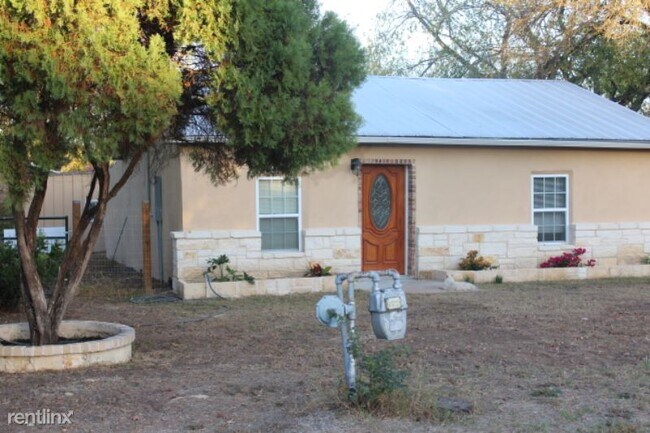 Building Photo - 3 br, 1 bath House - 18524 N Benton St