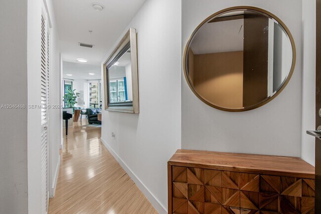 Foto del edificio - 79 SW 12th St