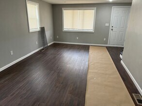 Building Photo - 398-400-400 Sunset Dr