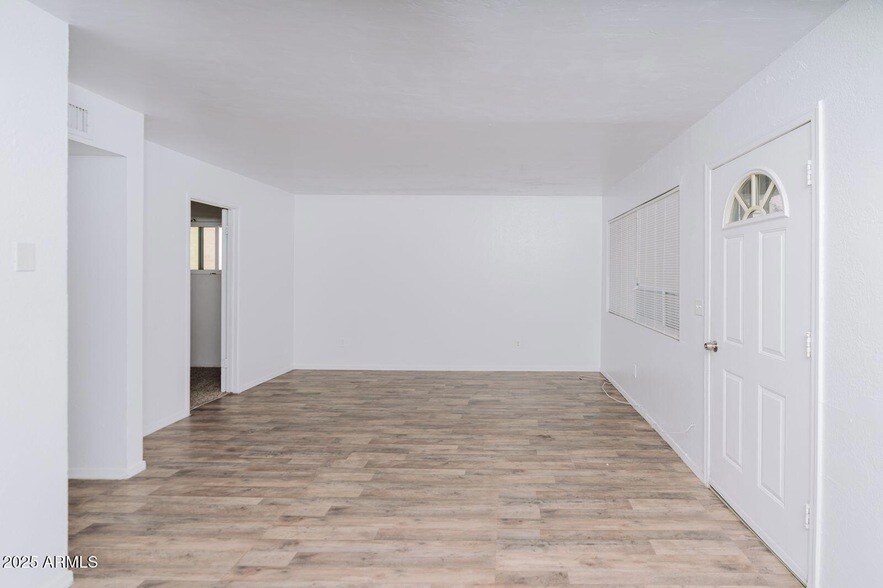 Foto principal - 2690 N 43rd Ave