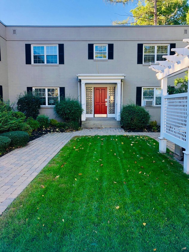 11 Charlesbank Rd, Newton, MA 02458 Apartments in Newton, MA