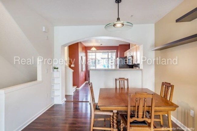 Building Photo - 15090 SW Warbler Way