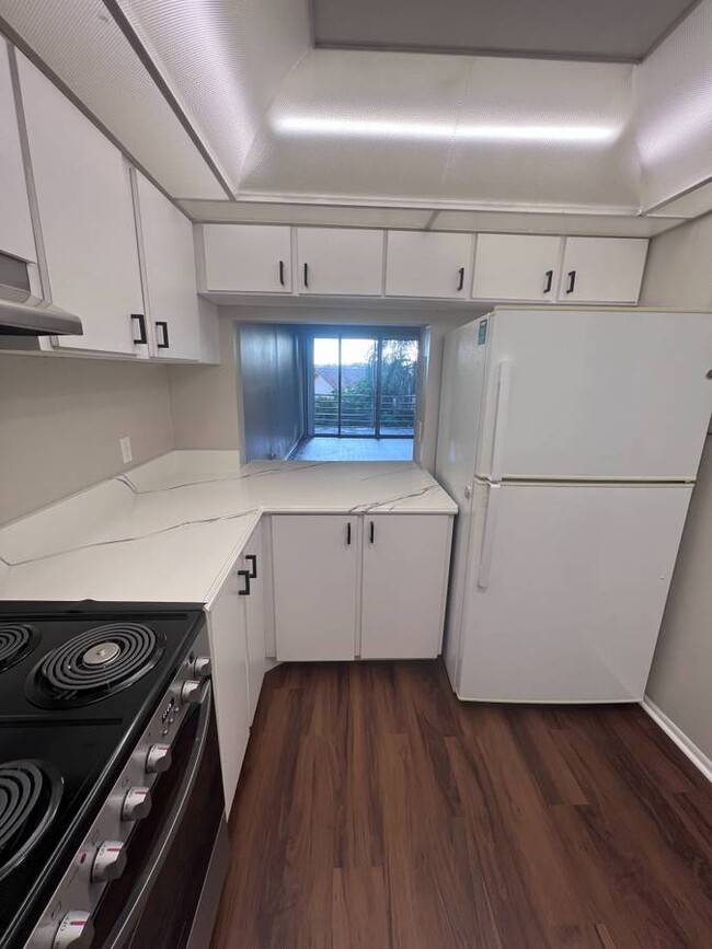 Foto del edificio - 9470 Live Oak Pl