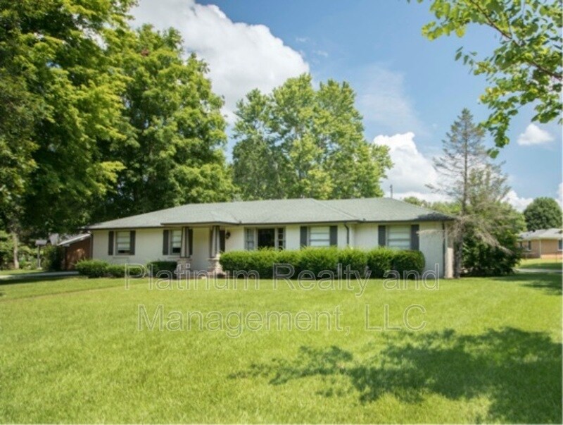 2074 Landon Rd, Clarksville, TN 37043 House Rental in Clarksville, TN
