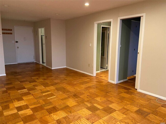 Foto del edificio - 650 Shore Rd