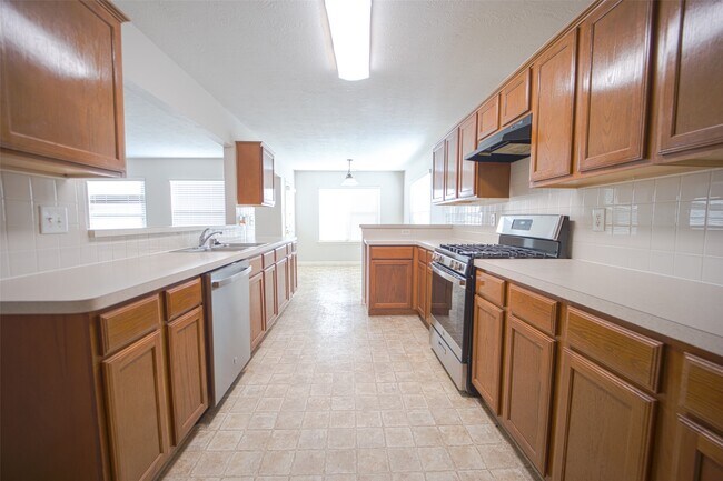 Foto del edificio - 8003 Beech Park Ln