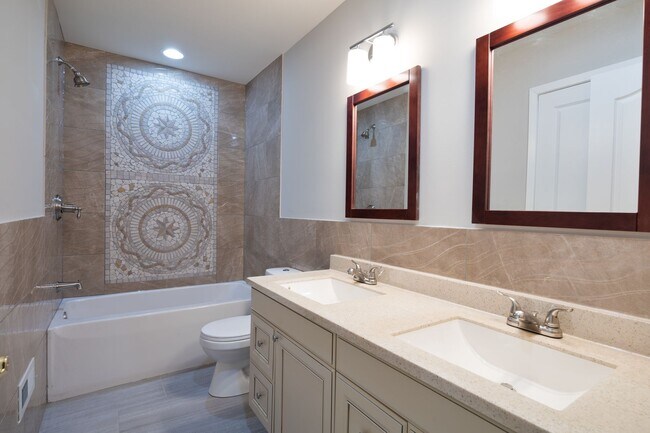 Foto del edificio - 5544 N Lawrence St