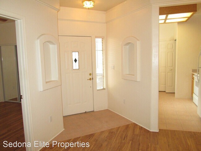 Building Photo - 2 br, 1 bath House - 28 DESERT WILLOW