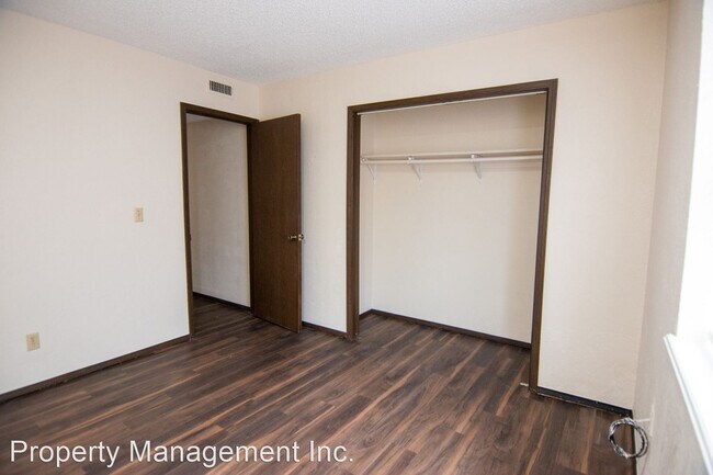 Building Photo - 2 br, 1 bath House - 2201 Woodland #3