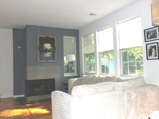 Building Photo - 18 Wood Duck Pond Rd