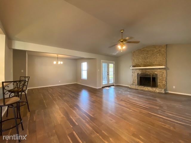 Primary Photo - 2 br, 2 bath House - 1615 N Hickory Ave